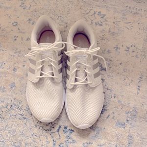 Adidas cloud foam tennis shoes